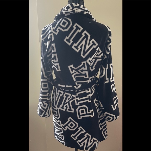 Pink V/S Black & White Plush Robe Size Xs/S - Picture 4 of 10